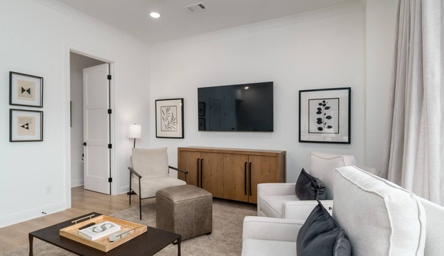 Stadium View: Your Spacious and Convenient Retreat in the Heart of Tuscaloosa