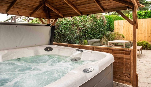 Stag Manor Hot Tub Retreat near Peak District