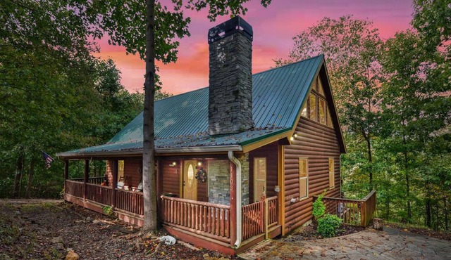 'Stairway to Heaven' Cabin on Talking Rock Creek!