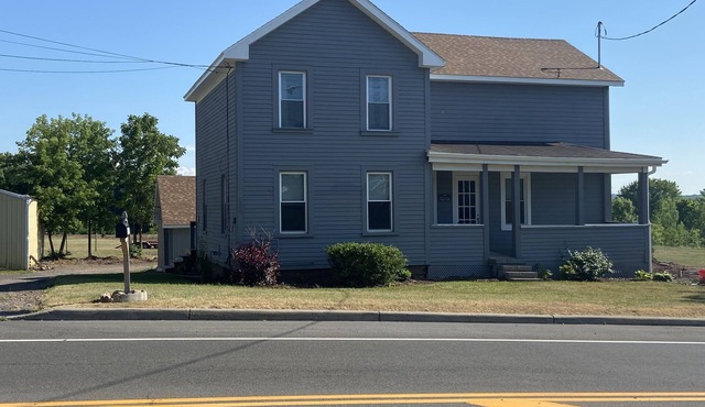 Stallion Apt On Truck Farm