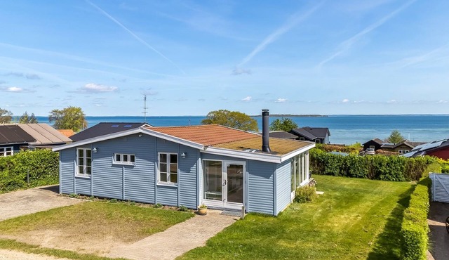 "Stamena" - 200m from the sea by Interhome