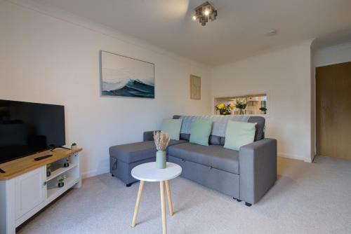 Stamford Central 2-Bed House with Free Parking