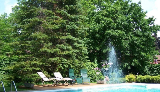 Stamford village home with pool, hot tub