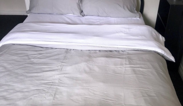 STAN'S PLACE - At the centre for tourist attractions; Cool, spacious and quiet.