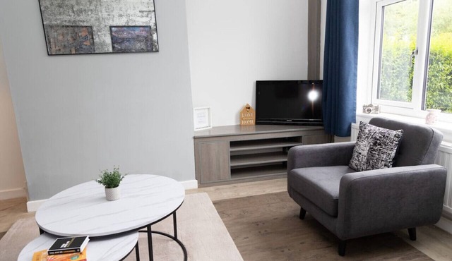 Stand up & Shout - Lovely 2 bed property.