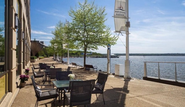 Standard 2 Doubles, Walk to Gaylord National Convention Center - 4 Units