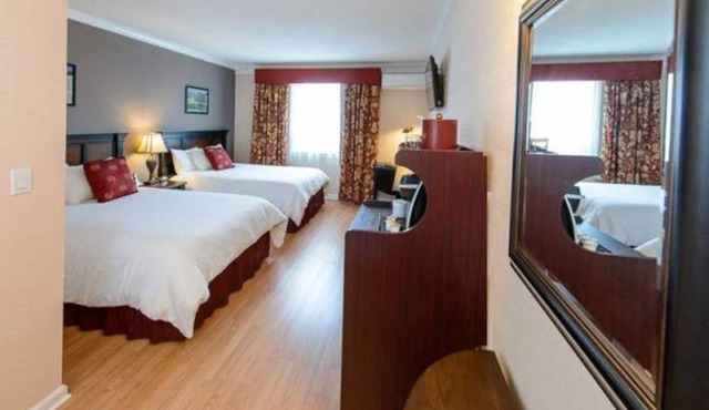 Standard 2 Queen Bedroom