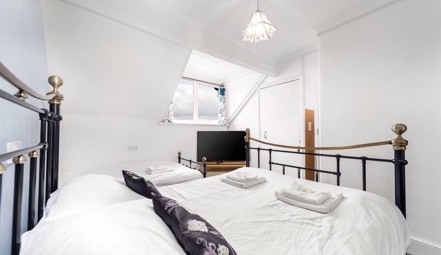 Standard Double and Bunk Bed, Ensuite