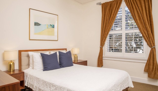 Standard Queen Room with Private External Bathroom