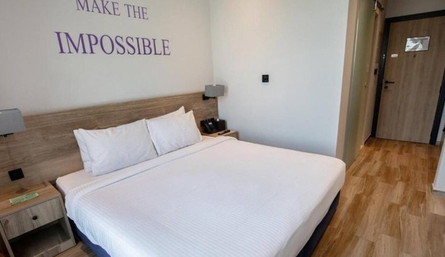 Standard Room In Jaddaf By E R