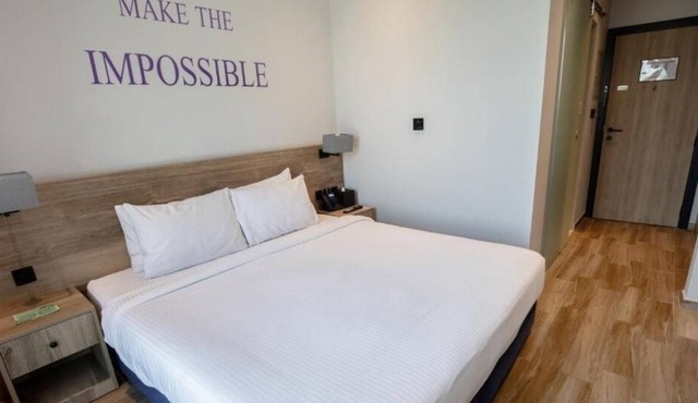 Standard Room In Jaddaf By E R