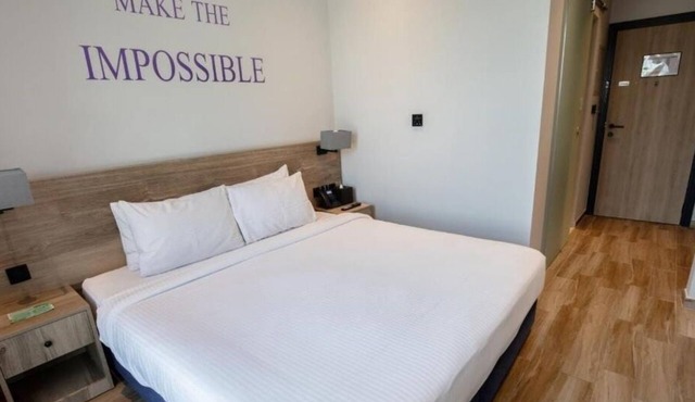 Standard Room In Jaddaf By E R