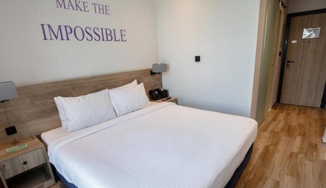 Standard Room In Jaddaf By E R