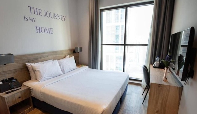 Standard Room Near Jaddaf Metro By ER