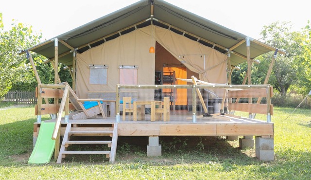 Standard Safari Tent 5 4 Pers. with Shared Pool, Private Terrace and Wi-Fi