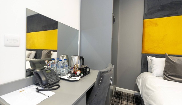 standard single bedroom with en suite