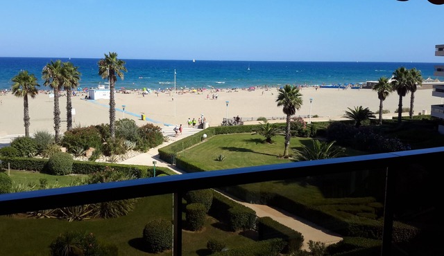 Standing Apartment, Sea and Mountain View, Pool and Garage