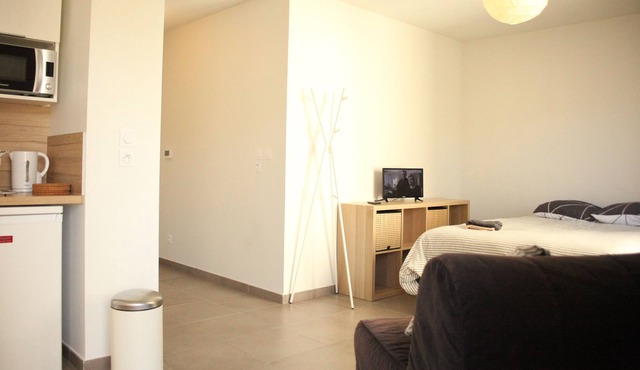 Standing City Cozy Apartment Balcony completely Fully equipped