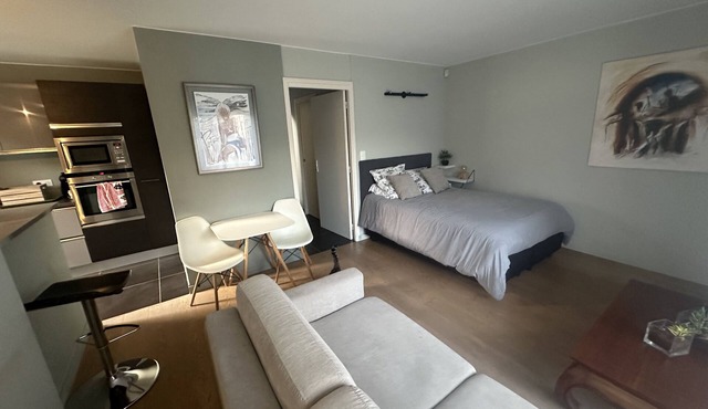 STANDING ground villa 50 meters from the beach road bloodthirsty