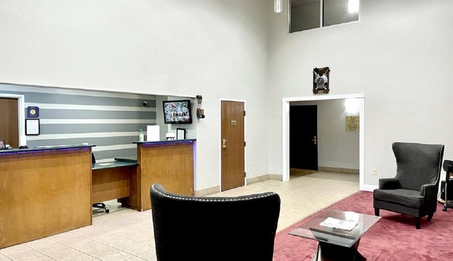 Star City Inn & Suites