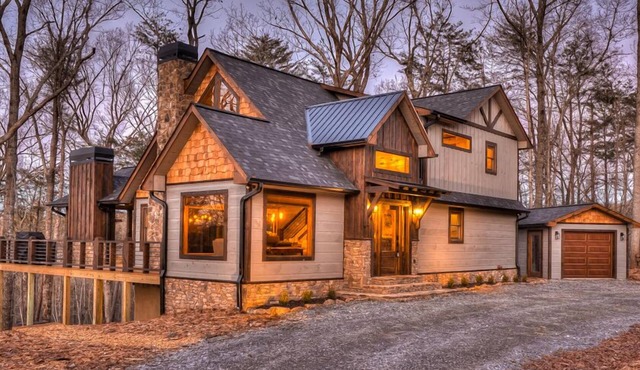 Star Creek Chalet - King Beds | Game Room | Hot Tub | Walking Distance to Lake