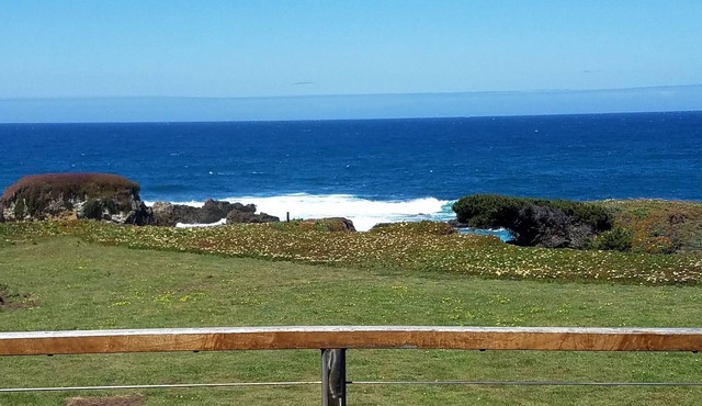 Star House Lodge - Ocean Front Timbered Lodge