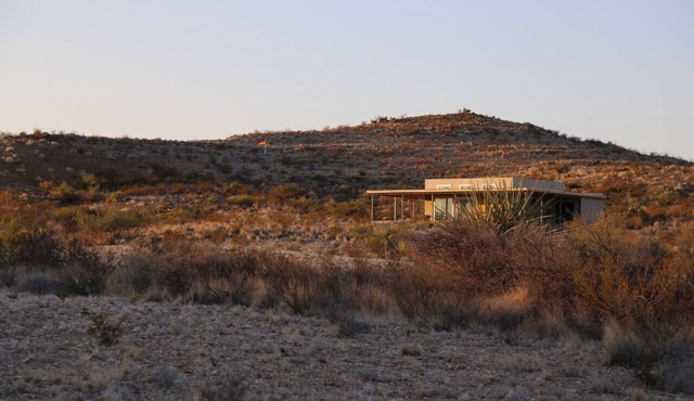 Star Lodge: Stunning Solar Home under Dark Skies on Terlingua Ranch