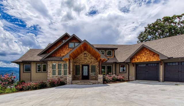 Star Of The Summit, Private Pool, Breathtaking Mountain Views, FREE Tickets!