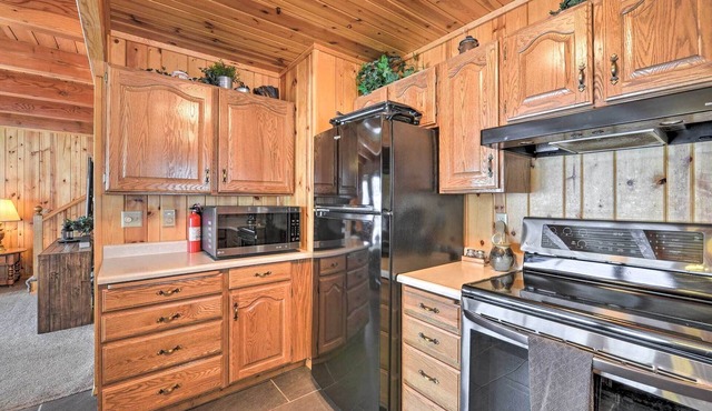 Star Valley Ranch Cabin Getaway: Hot Tub!