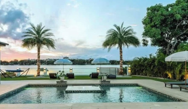 Star Villa | Opulent Waterfront Property