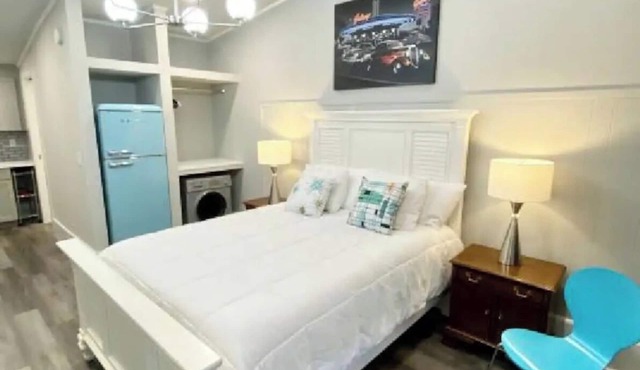 Stardust and Moonlight : Lakefront Condo
