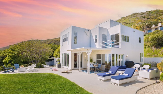 Stardust by AvantStay | Views, Hot Tub, Pool Table