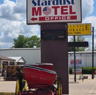 Stardust Inn Motel and Suites