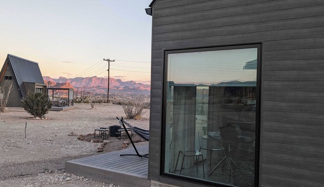 Stardust Luxury Cottage with loft & a great view