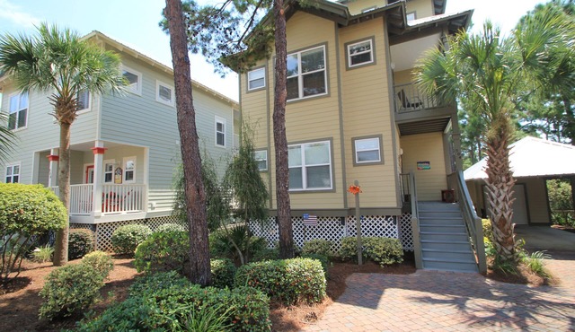Starfish&Coffee, sleeps 10, extra living space, 2 king beds, + beach & kid gear