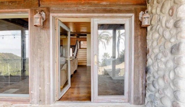 STARGATE RESORT - Malibu