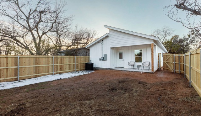 Stargate Summit/3BD+2BA/15 minutes drive to data center