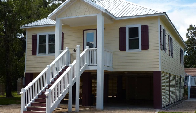 Stargazer - Steinhatchee Landings, Sleeps 10nCottage is directly behind the pool