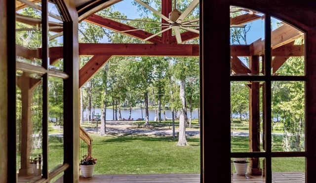 Stargazer Waterfront Luxe Retreat ✨Sand Beach 🎣Awesome Fishing🔥Campfires🛶Kayaks