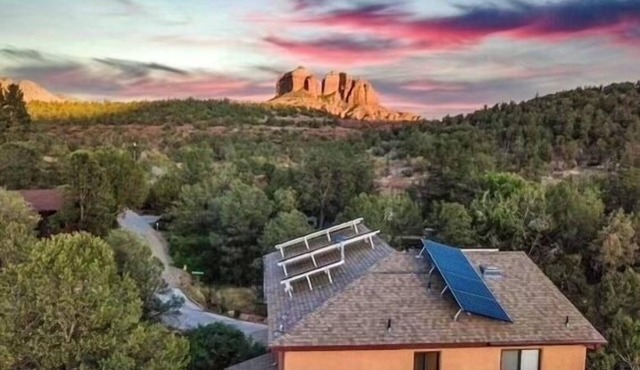 Stargazer’s Escape: Sweeping Red Rock Views From Four Balconies
