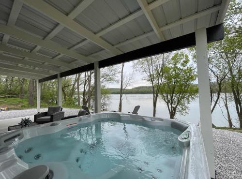 Stargazers' Retreat A Tiny Home on the Riverside