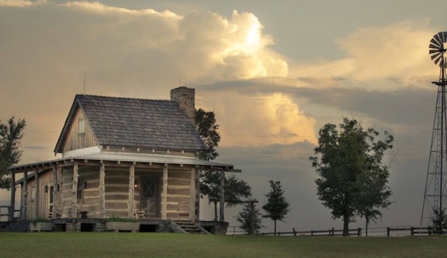 StarHill Farms Hinze Cabin