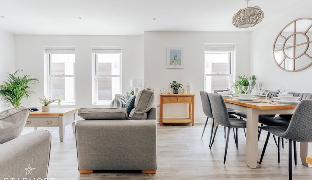 Starhost Residences Brand New 2 Bedroom Apartment in Newbury Town Centre