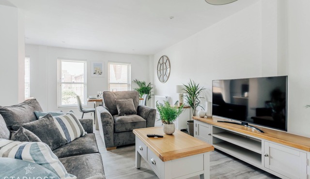 Starhost Residences Brand New 2 Bed Apartment in Newbury Town Centre