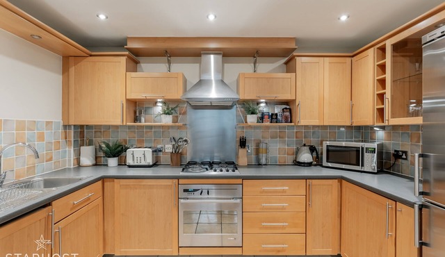 StarHost Residences - Modern 2 bedroom apartment in Newbury