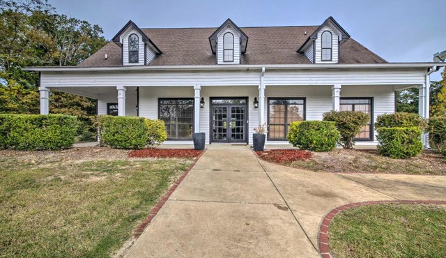 Starkvegas Clubhouse ~ 2 Mi to MSU Campus!