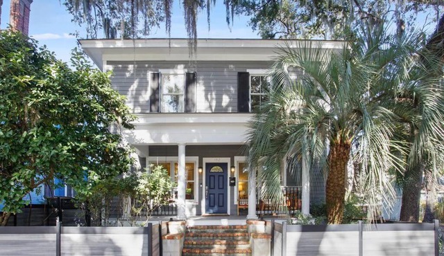 Starland Town House, Walk to the Park