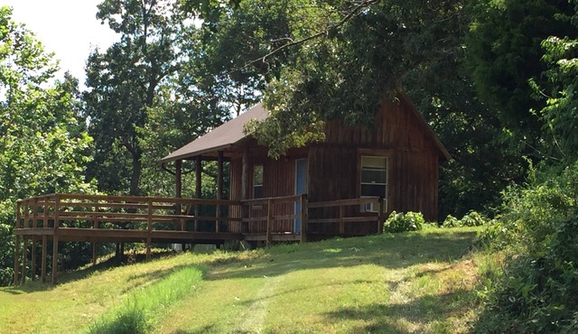 Starlight Cabin in the Ozark Mountains near the Buffalo National River