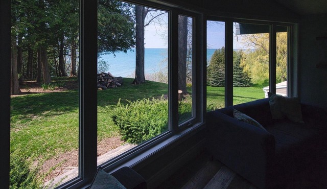 Starlight Lakefront Cottage