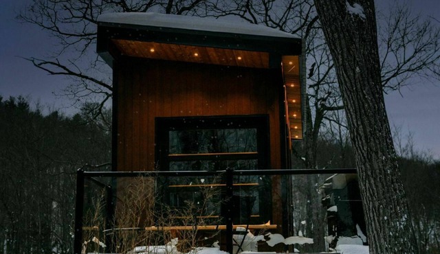 Starling Cabin | Off-grid Wilderness Adventure